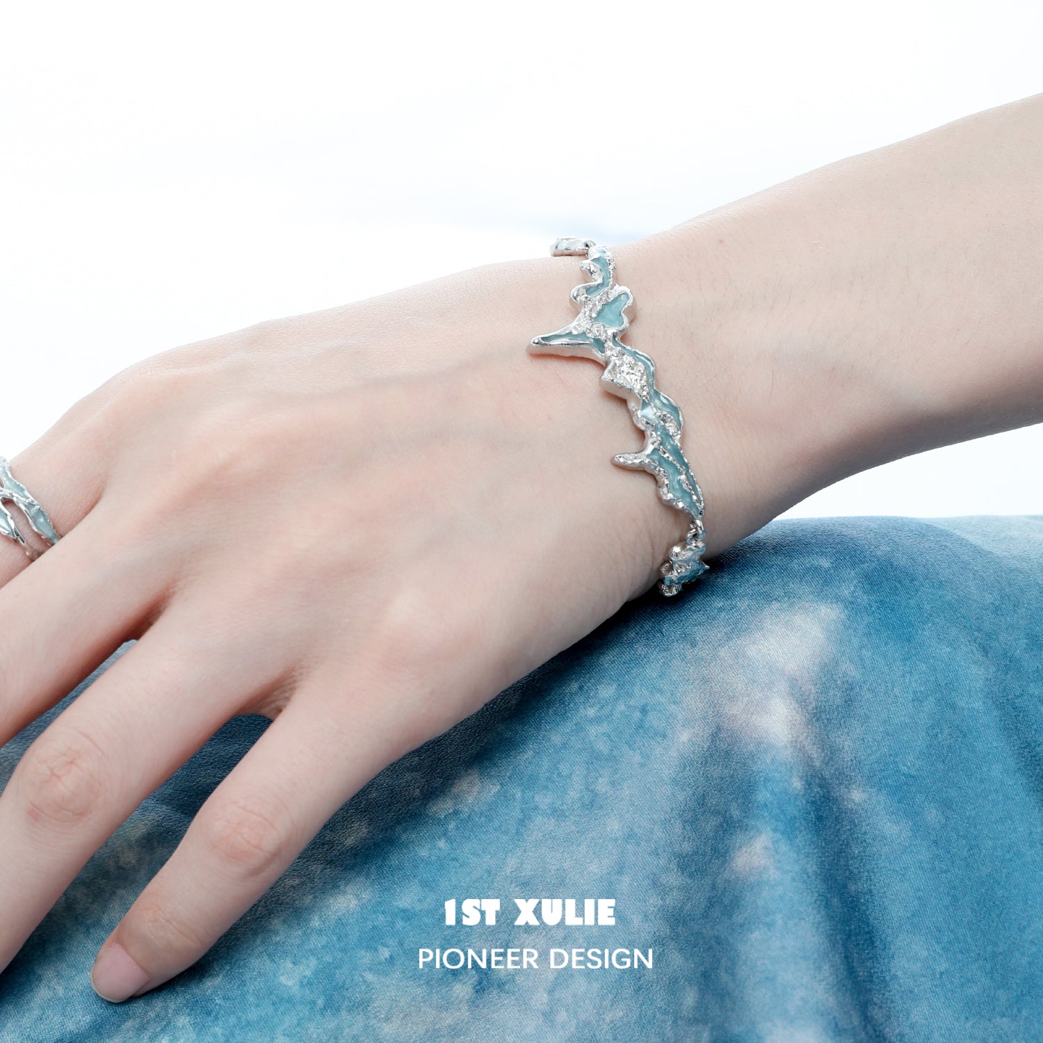 THE SEA Pull-out Chain Bracelet